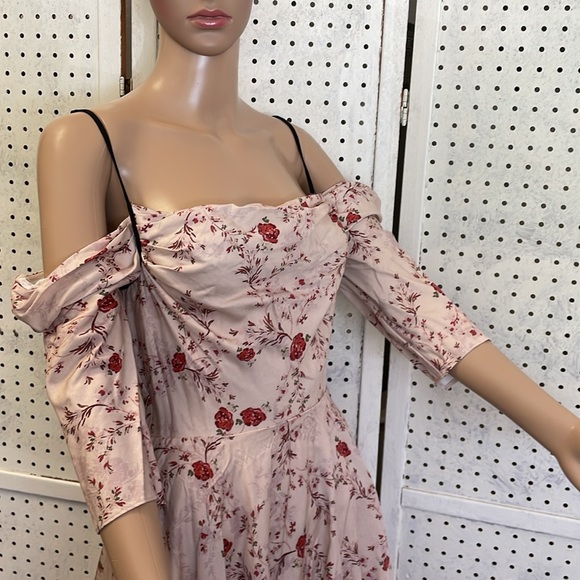 Lovers + Friends - Picture 4 of 8